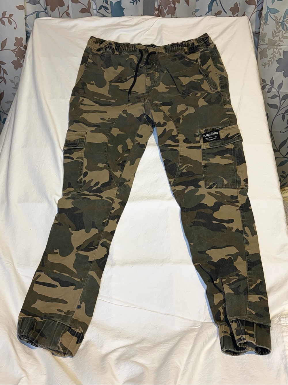 flag nor fail Men's Olive Camo Cargo Pants